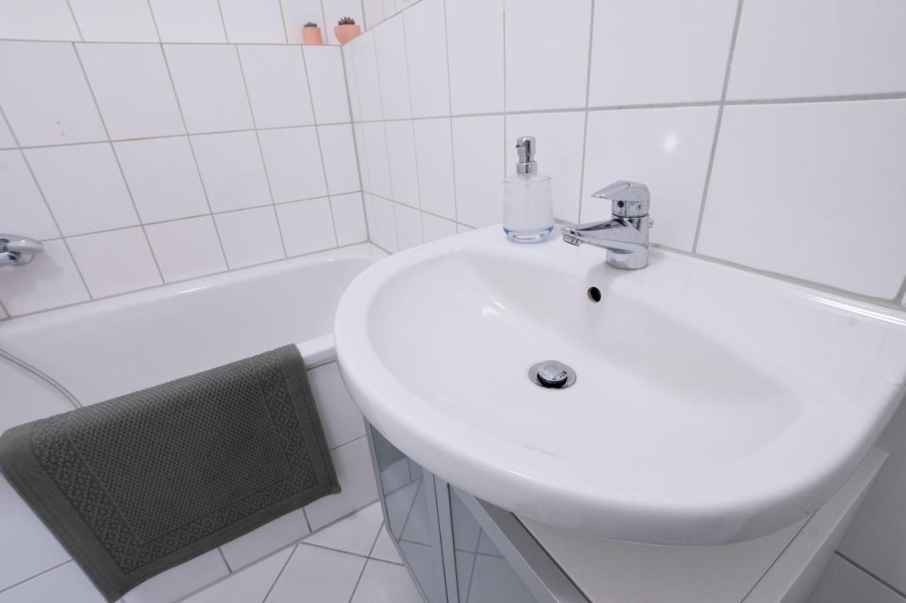 Zwickau Mittendrin, Tolles Balkon-Apartment Екстер'єр фото