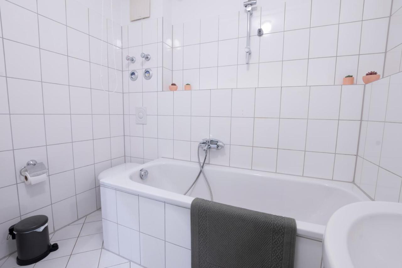 Zwickau Mittendrin, Tolles Balkon-Apartment Екстер'єр фото